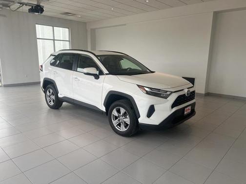 2022 Toyota RAV4 Hybrid XLE