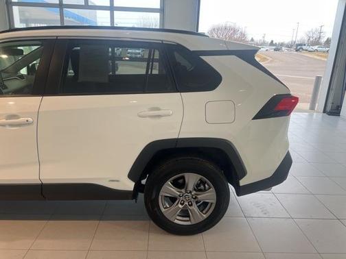 2022 Toyota RAV4 Hybrid XLE
