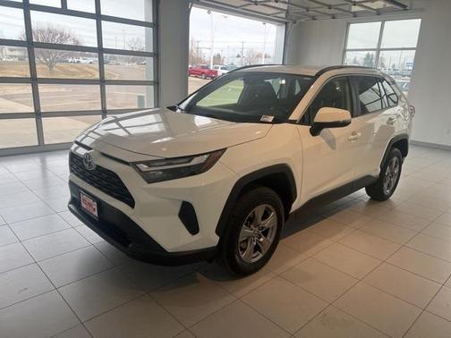 2022 Toyota RAV4 Hybrid XLE