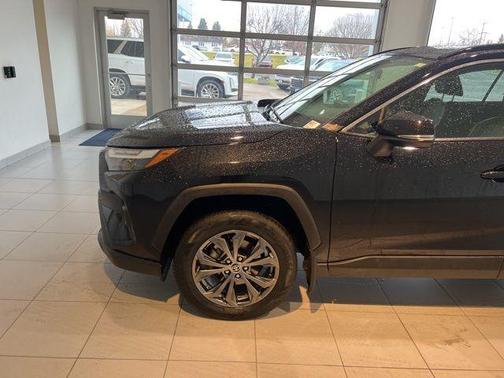 2022 Toyota RAV4 Hybrid XLE Premium