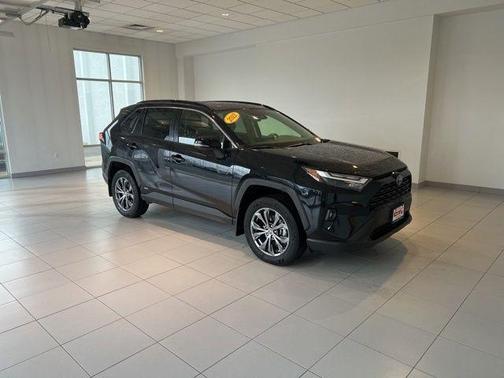 2022 Toyota RAV4 Hybrid XLE Premium