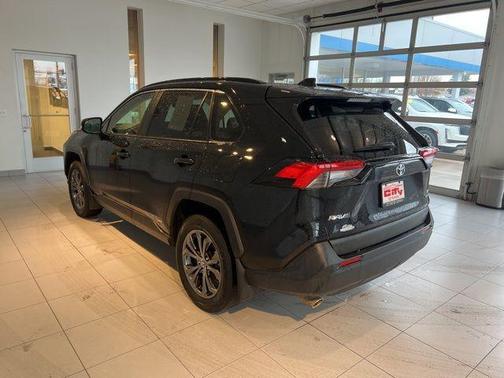 2022 Toyota RAV4 Hybrid XLE Premium