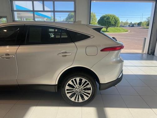 2022 Toyota Venza LE