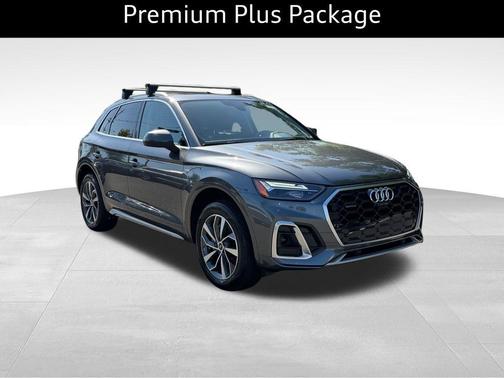 Daytona Gray Pearl Effect 2023 Audi Q5 45 S line quattro Premium