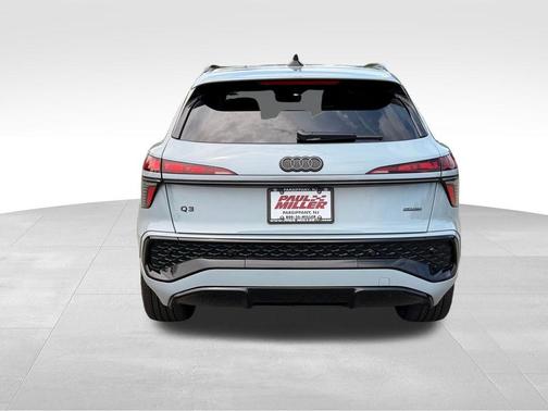 Arrow Gray Pearl 2026 Audi Q3 S line