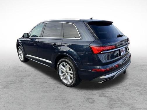 2025 Audi Q7 45 Premium Plus