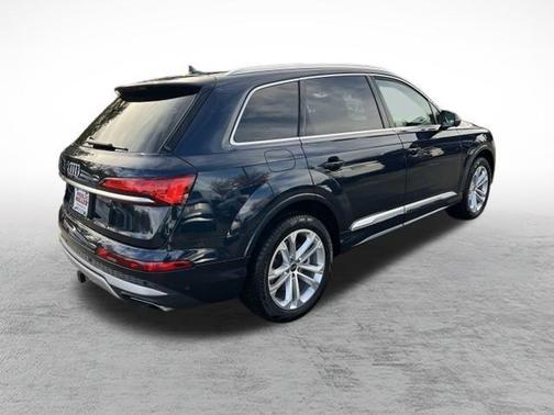 2025 Audi Q7 45 Premium Plus