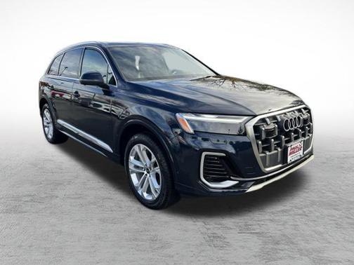 2025 Audi Q7 45 Premium Plus