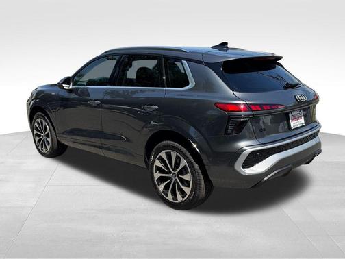Daytona Gray Pearl 2026 Audi Q3 S line