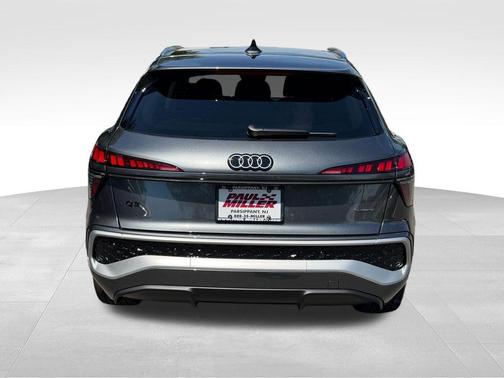 Daytona Gray Pearl 2026 Audi Q3 S line