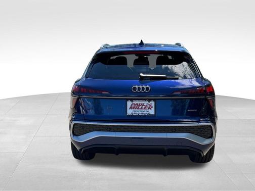 Navarra Blue Metallic 2026 Audi Q3 S line