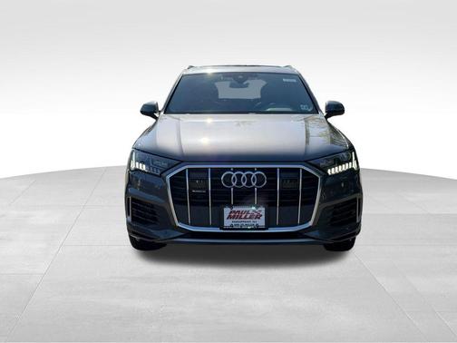 Samurai Gray Metallic 2023 Audi Q7 55 Premium Plus