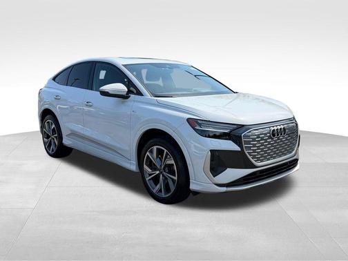 Glacier White Metallic 2023 Audi Q4 e-tron 50 Prestige