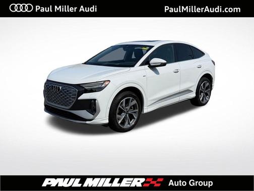 Glacier White Metallic 2023 Audi Q4 e-tron 50 Prestige