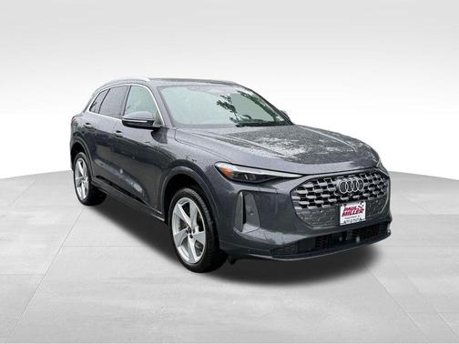 Tambora Gray Metallic 2025 Audi Q5 2.0T quattro Premium