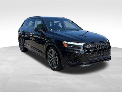Mythos Black Metallic 2026 Audi Q7 55 Premium