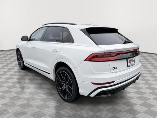 2023 Audi Q8 55 Premium Plus