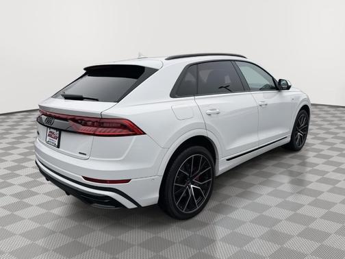 2023 Audi Q8 55 Premium Plus