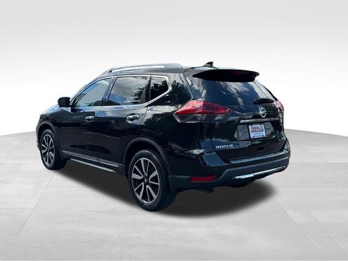 Magnetic Black 2019 Nissan Rogue SL