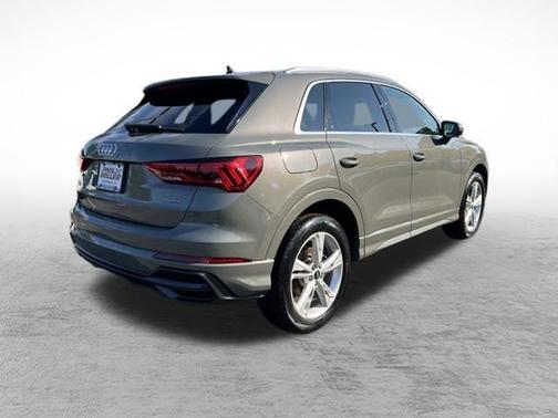 2022 Audi Q3 45 S line Premium