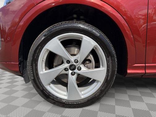 Grenadier Red Metallic 2025 Audi Q5 2.0T quattro Premium
