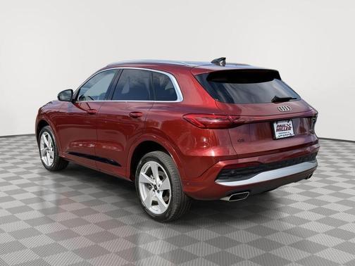 Grenadier Red Metallic 2025 Audi Q5 2.0T quattro Premium