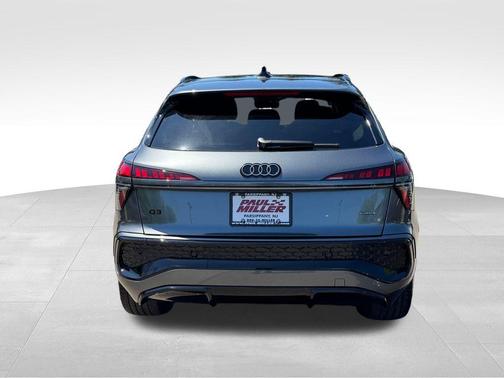Daytona Gray Pearl 2026 Audi Q3 S line