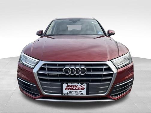 Matador Red Metallic 2020 Audi Q5 45 Premium