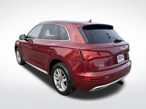 Matador Red Metallic 2020 Audi Q5 45 Premium