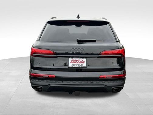 Mythos Black Metallic 2026 Audi Q7 45 Premium