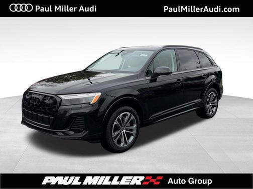 Mythos Black Metallic 2026 Audi Q7 45 Premium