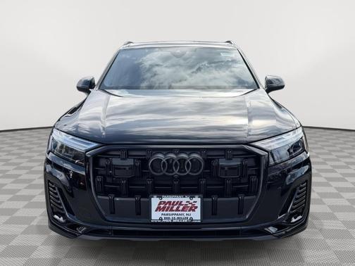 Mythos Black Metallic 2026 Audi Q7 PLUS
