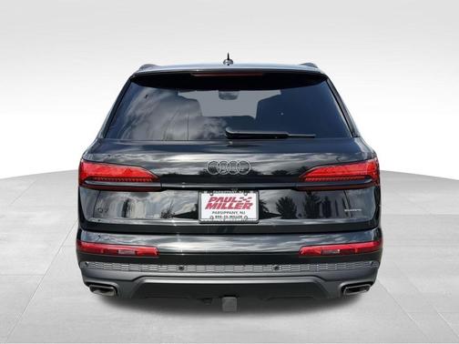 Mythos Black Metallic 2026 Audi Q7 55 Premium Plus
