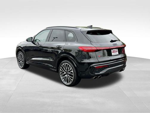 Mythos Black Metallic 2026 Audi SQ5 3.0T Premium Plus
