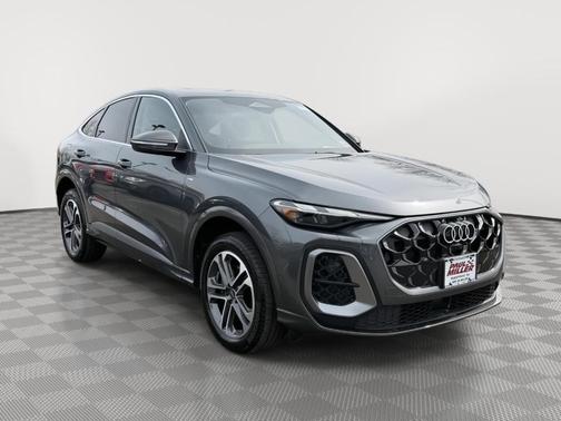 Daytona Gray Pearl Effect 2025 Audi Q5 2.0T Premium