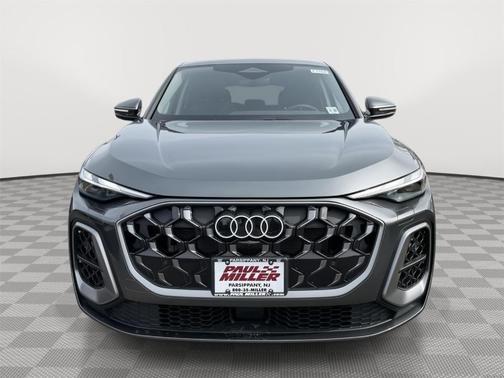 Daytona Gray Pearl Effect 2025 Audi Q5 2.0T Premium