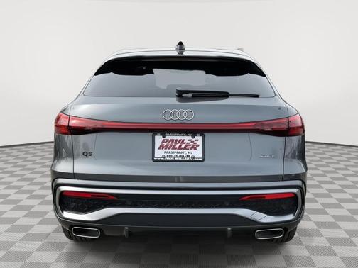 Daytona Gray Pearl Effect 2025 Audi Q5 2.0T Premium