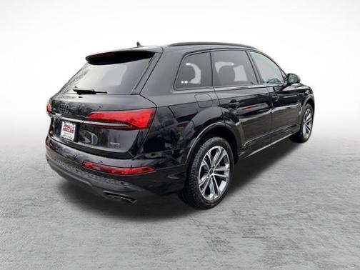 2025 Audi Q7 45 Premium