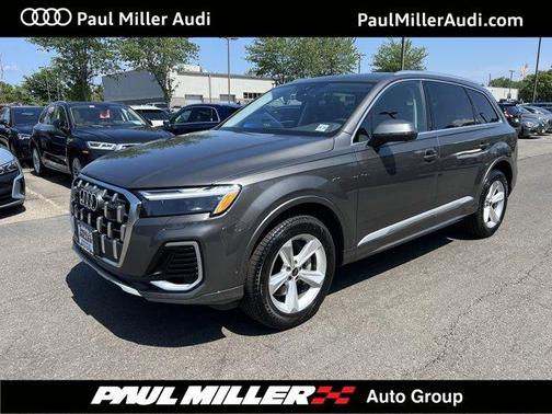 2025 Audi Q7 45 Premium