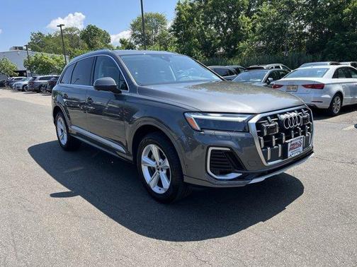 2025 Audi Q7 45 Premium