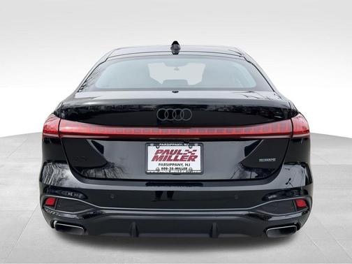 Mythos Black Metallic 2026 Audi A5