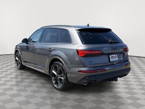 Samurai Gray Metallic 2026 Audi Q7 PLUS