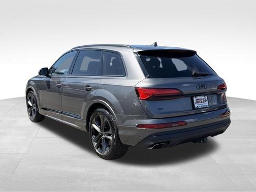 Samurai Gray Metallic 2026 Audi Q7 55 Premium Plus