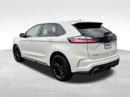 White Platinum 2019 Ford Edge ST