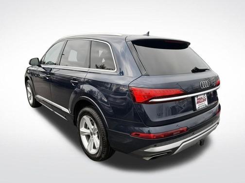 Waitomo Blue Metallic 2025 Audi Q7 55 Premium