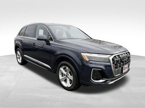 Waitomo Blue Metallic 2025 Audi Q7 55 Premium