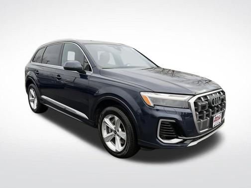 Waitomo Blue Metallic 2025 Audi Q7 55 Premium