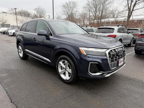 2025 Audi Q7 55 Premium