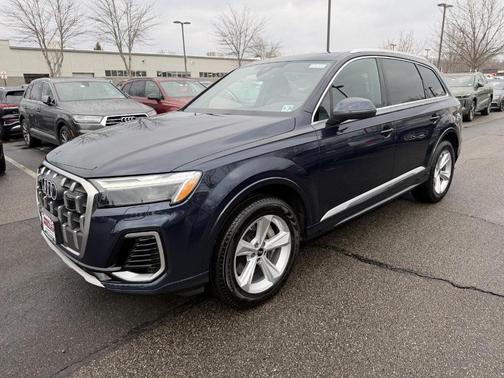2025 Audi Q7 55 Premium