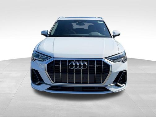 Glacier White Metallic 2023 Audi Q3 45 S line Premium